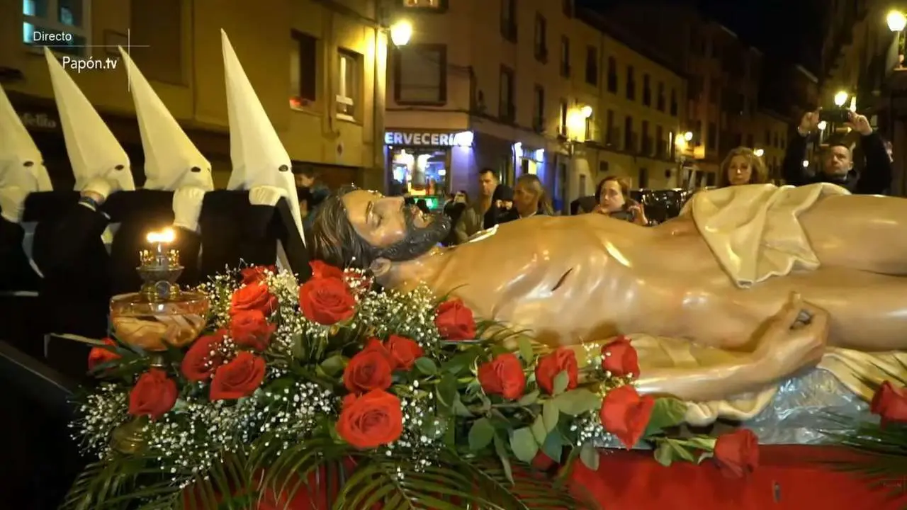 Adoraci&oacute;n de las llagas de Cristo - Le&oacute;n24horas