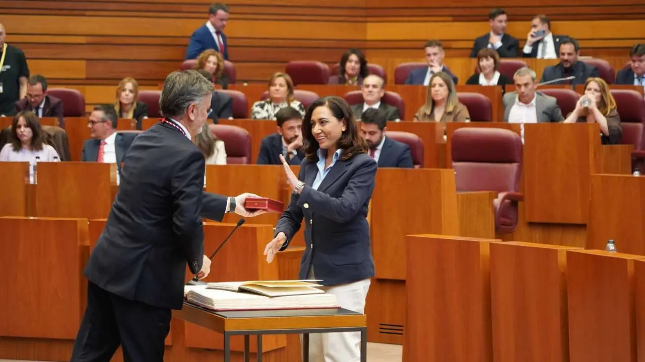 Sesi&oacute;n constitutiva de las Cortes de Castilla y Le&oacute;n de la XII Legislatura. Leticia P&eacute;rez
