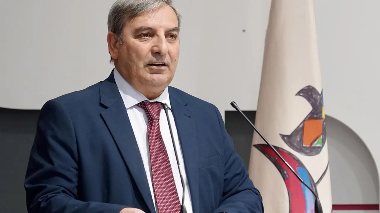 El consejero de Movilidad y Transformaci&oacute;n Digital, Jos&eacute; Luis Sanz Merino, inaugura en Le&oacute;n la jornada &lsquo;El papel de la log&iacute;stica en el noroeste&rsquo;. | ICAL