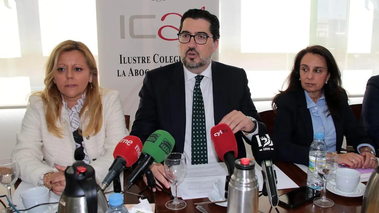Desayuno informativo del Colegio de abogados de Le&oacute;n. | ICAL