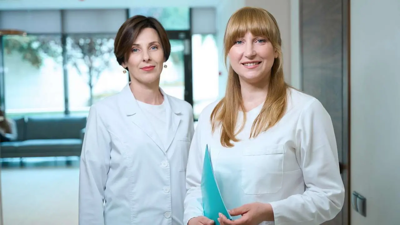 28M reclama m&aacute;s investigaci&oacute;n y una sanidad con perspectiva de g&eacute;nero para las mujeres . Envato