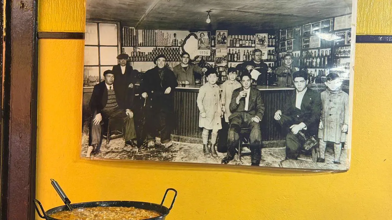 Sopas de ajo para celebrar un aniversario imperdible, los 111 a&ntilde;os del m&iacute;tico Casa Benito. En la imagen, una fotograf&iacute;a de diciembre de 1935. | SM