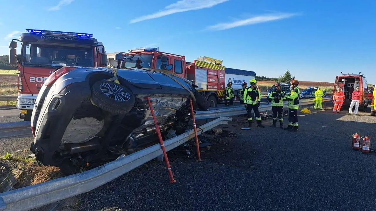Muere una mujer de 30 a&ntilde;os tras salirse de la v&iacute;a con su turismo en la A-67 a la altura de Herrera de Pisuerga (Palencia)