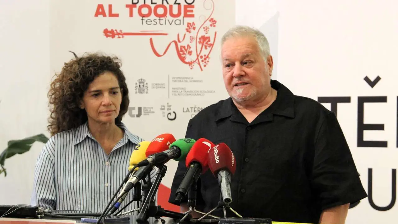 Concepci&oacute;n Fern&aacute;ndez D&iacute;ez, directora de Museos, Patrimonio y Cultura de la Fundaci&oacute;n Ciudad de la Energ&iacute;a (CIUDEN) y Miguel Mor&aacute;n, coordinador de Bierzo Al Toque.&nbsp;