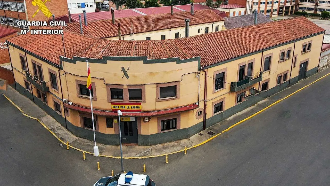 El cuartel de la Guardia Civil de La Ba&ntilde;eza. 