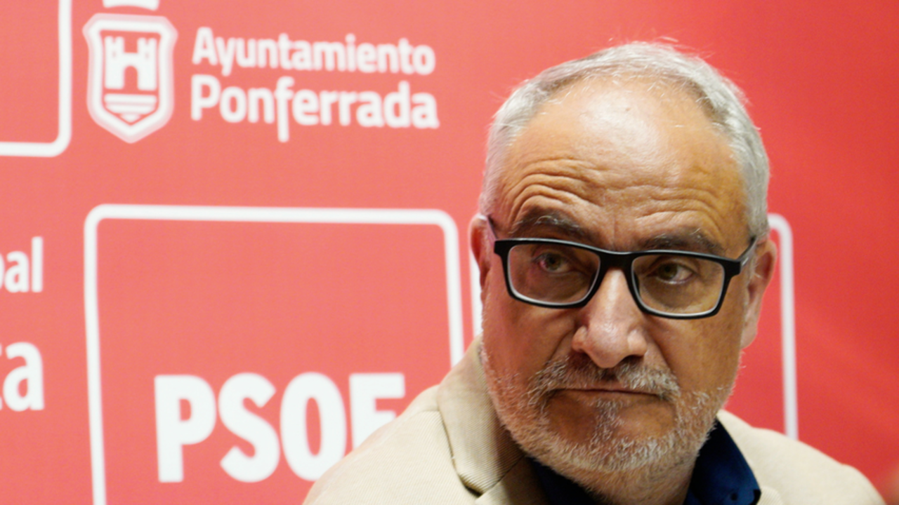 El portavoz del PSOE de Ponferrada, Olegario Ram&oacute;n.