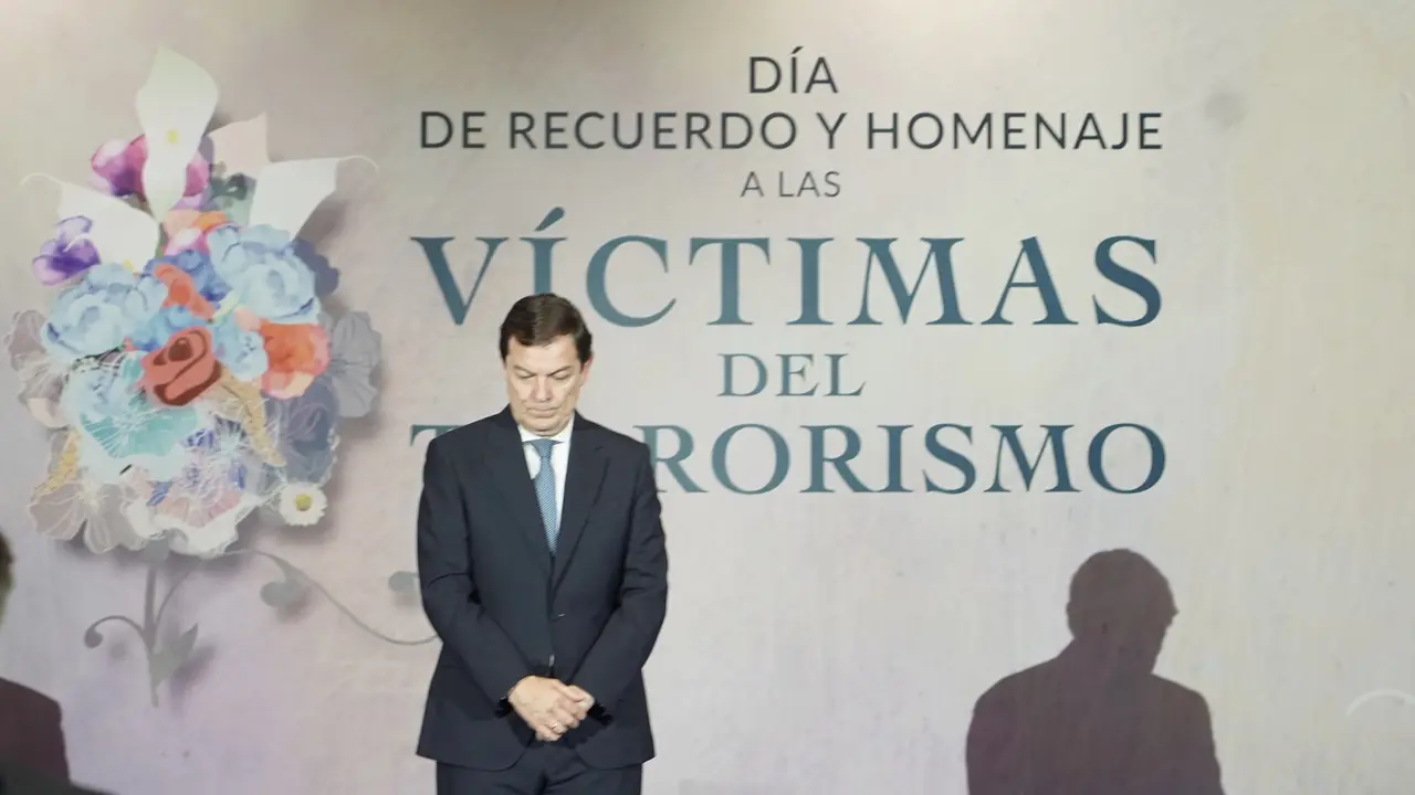 Rub&eacute;n Cacho. ICal