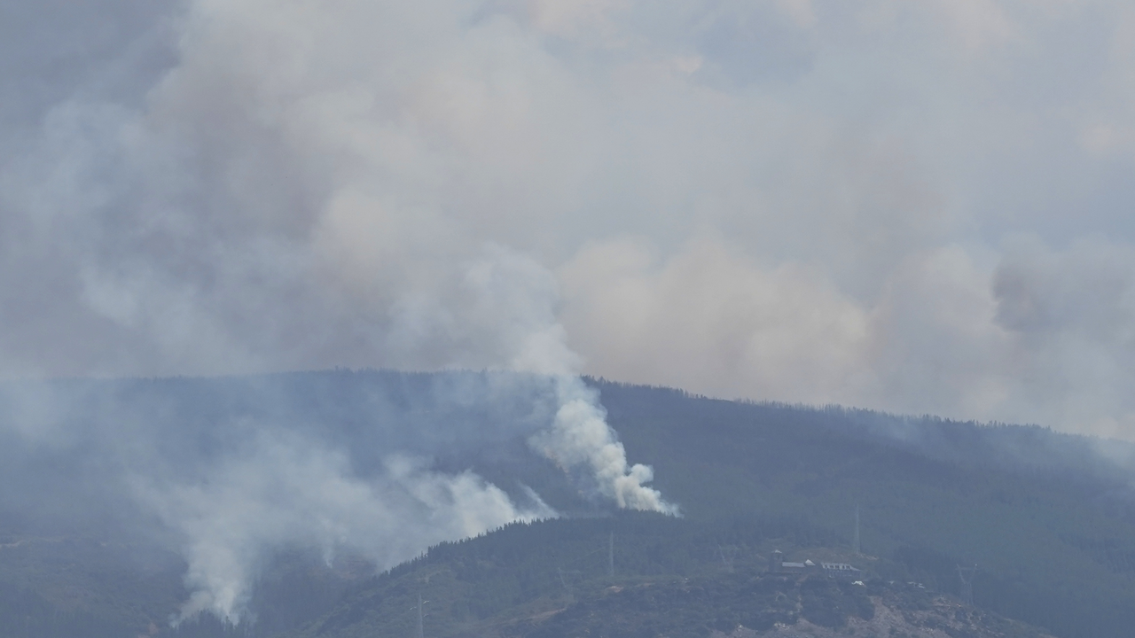 Incendio en el municipio de Congosto. C&eacute;sar S&aacute;nchez. Ical