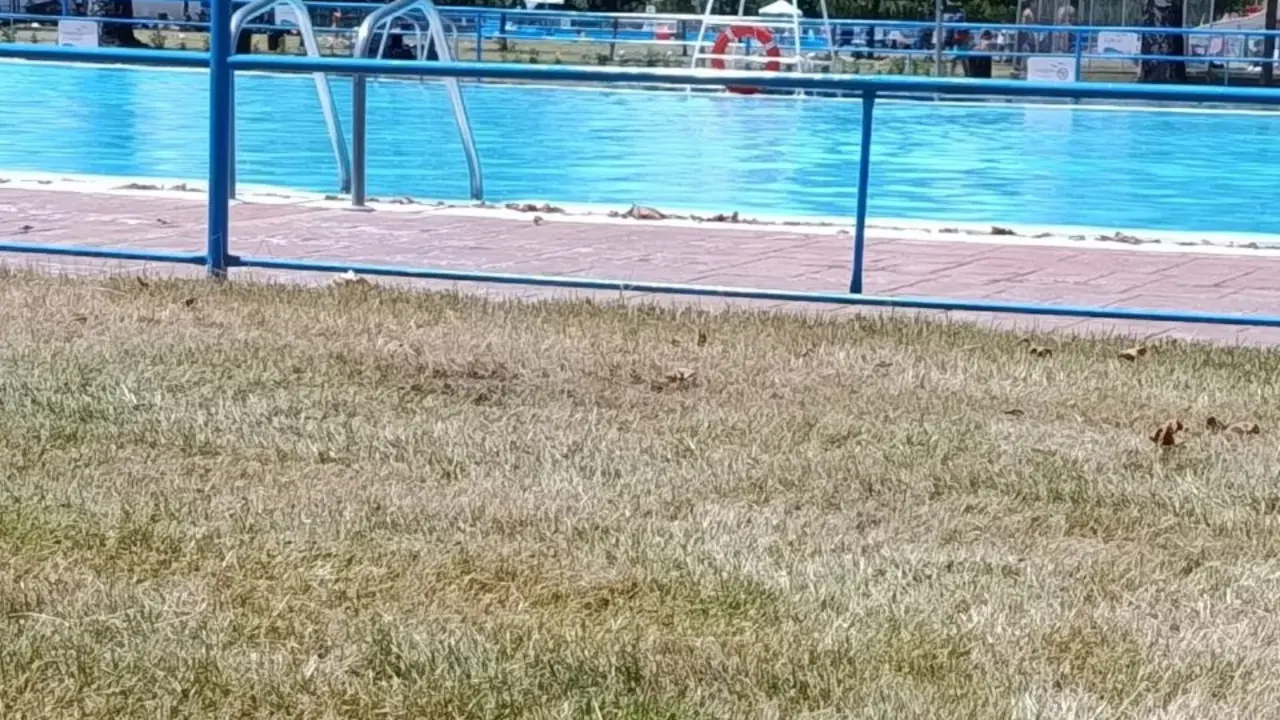 El PSOE denuncia el "ca&oacute;tico" comienzo de verano en las piscinas de Valencia de Don Juan