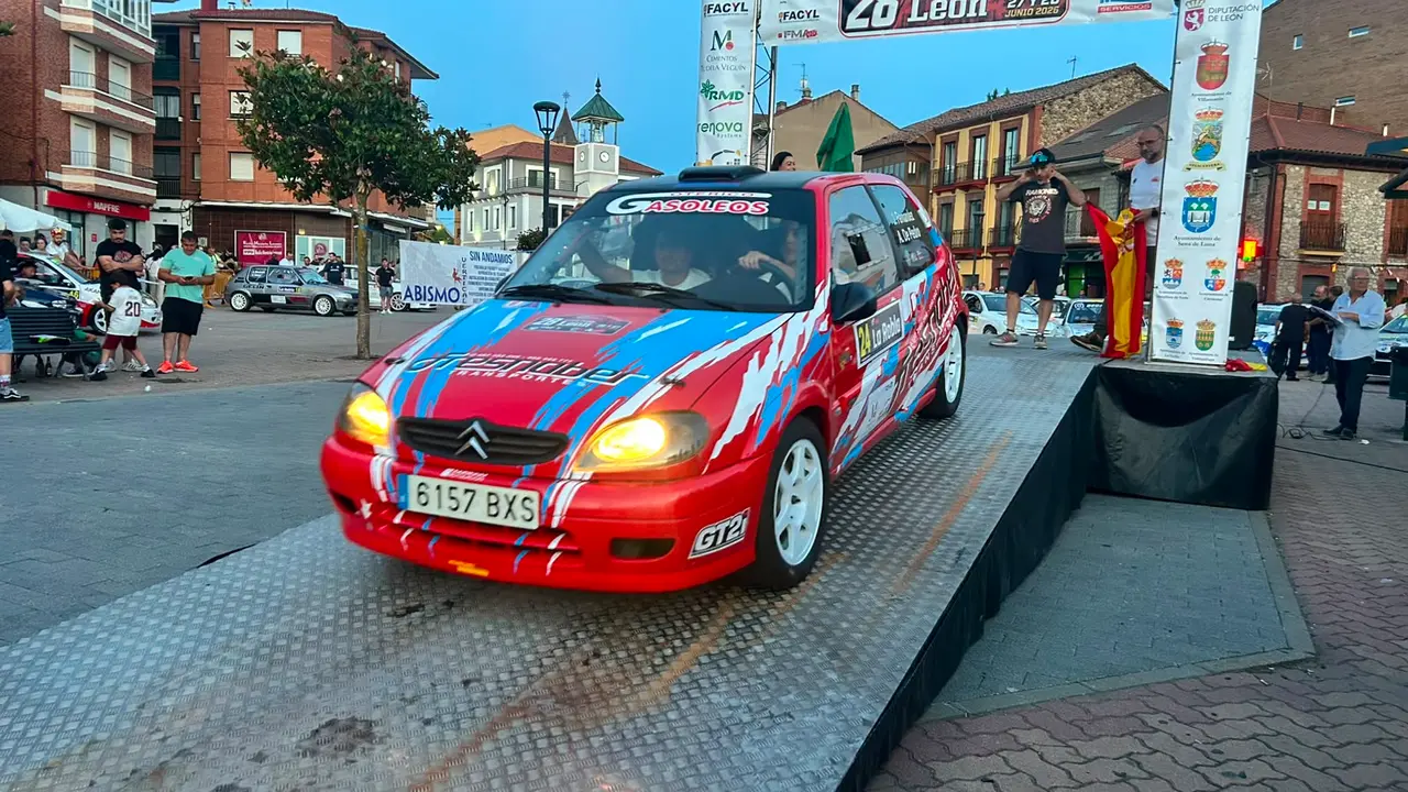 Salida desde La Robla del  XXVIII Rallye de Le&oacute;n (2)
