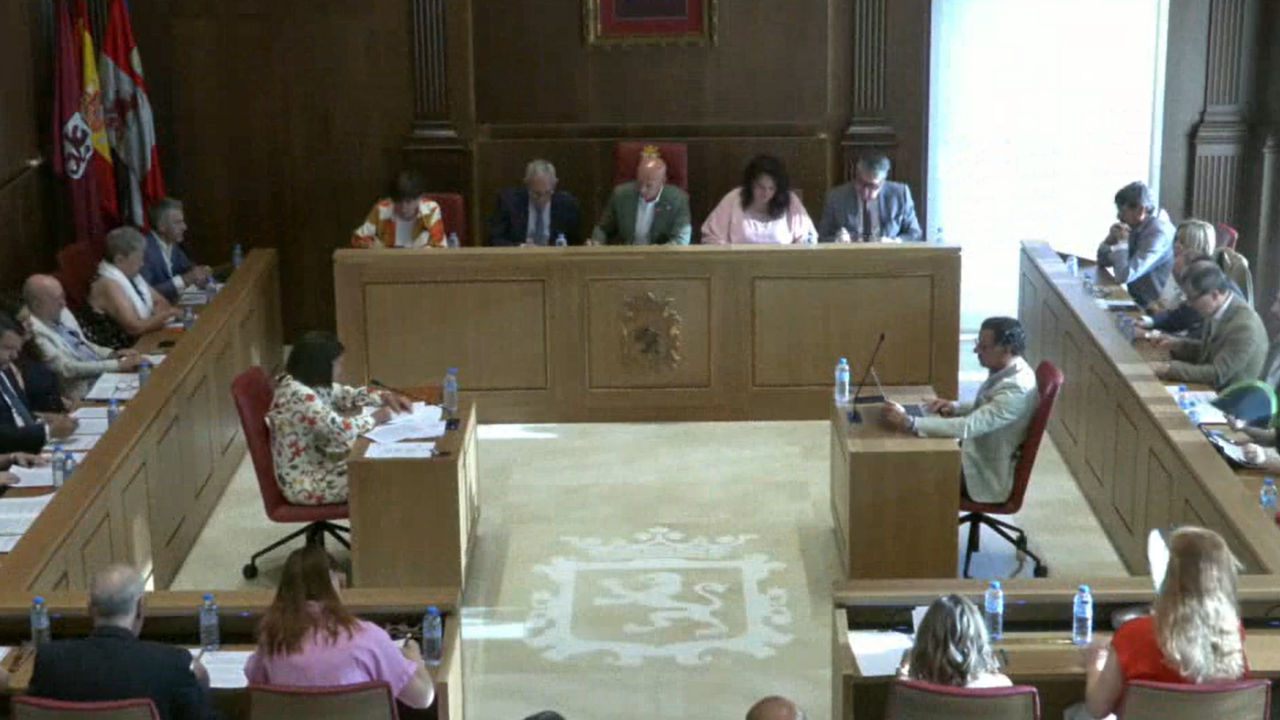 Imagen pleno Ayto de Le&oacute;n - l24H