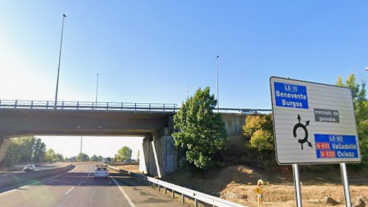 Avenida Ingeniero Saenz de Miera Paso a nivel LE-30