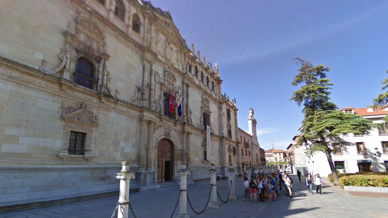 Fachada Universidad de Alcal&aacute; - Google Maps