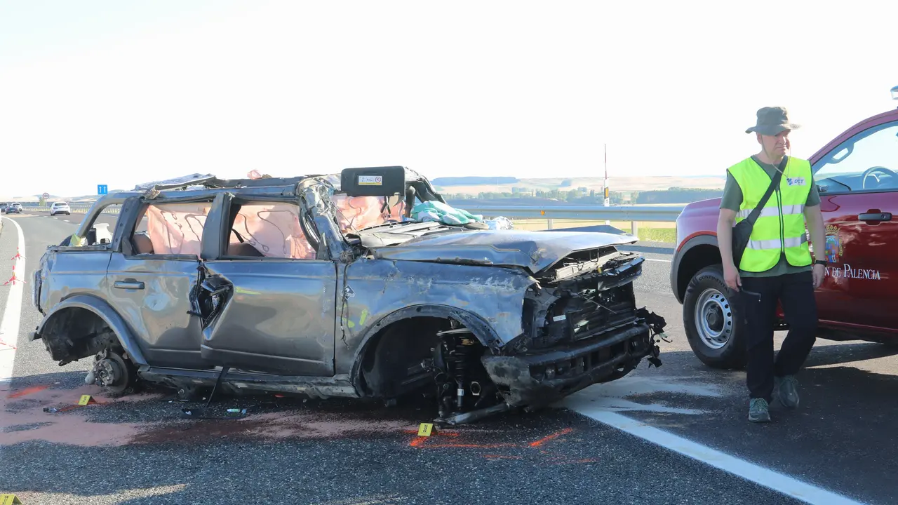 Cuatro fallecidos de una familia y una ni&ntilde;a herida muy grave en un accidente en la A-67, en Herrera de Pisuerga (Palencia) La principal hip&oacute;tesis sobre la causa del siniestro es una posible somnolencia del conductor