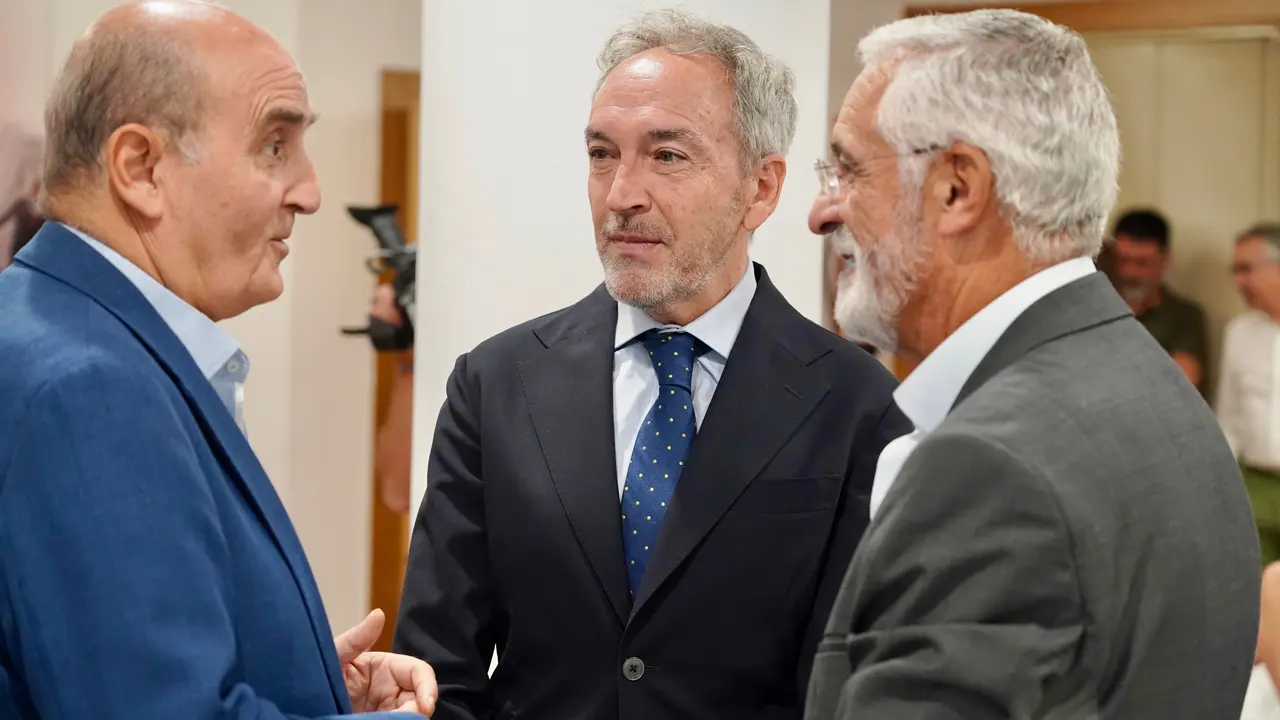 El consejero de Cultura, Turismo y Deporte, Alberto D&iacute;az Pico, ofrece la conferencia inaugural del VI Congreso de Turismo ''Le&oacute;n, escenarios para todo el a&ntilde;o'', organizado por Diario de Le&oacute;n. Campillo. Ical