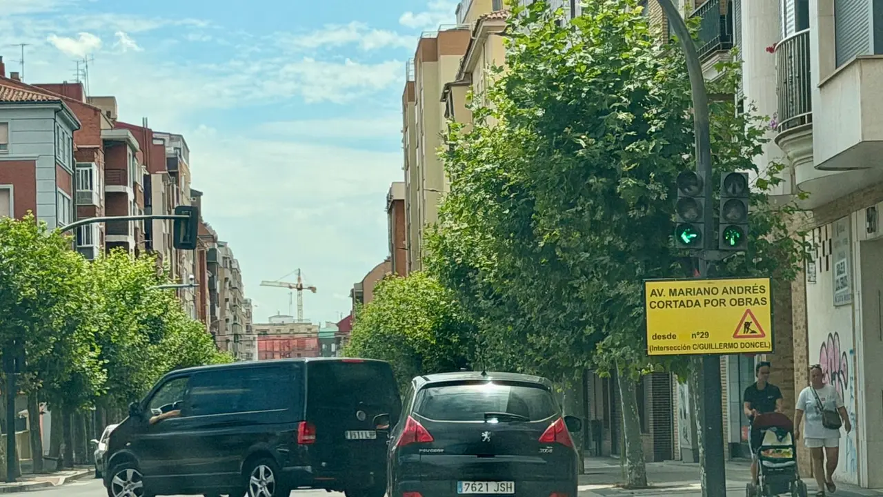 Obras en la avenida Mariano Andr&eacute;s. | SM