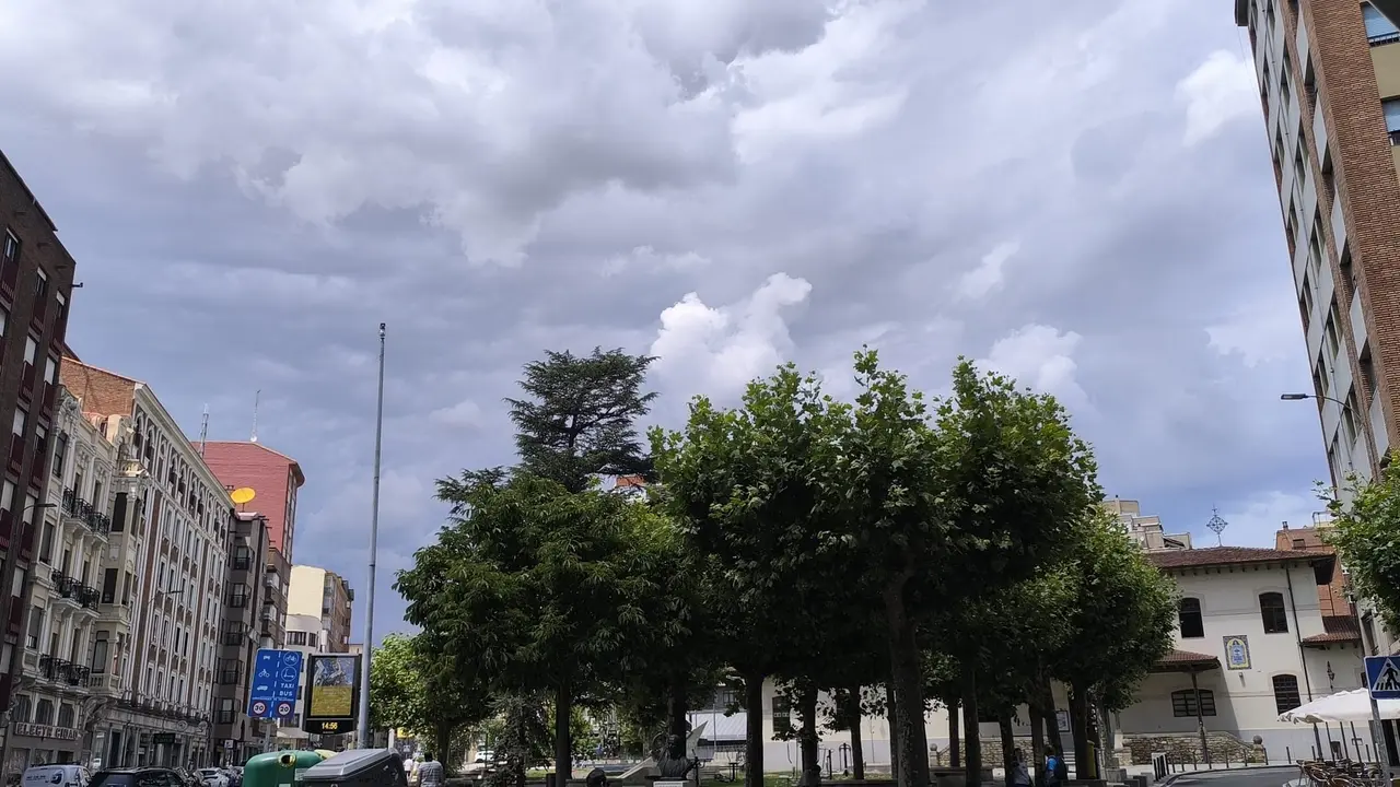 Cielos nubosos en Le&oacute;n. Le&oacute;n24horas