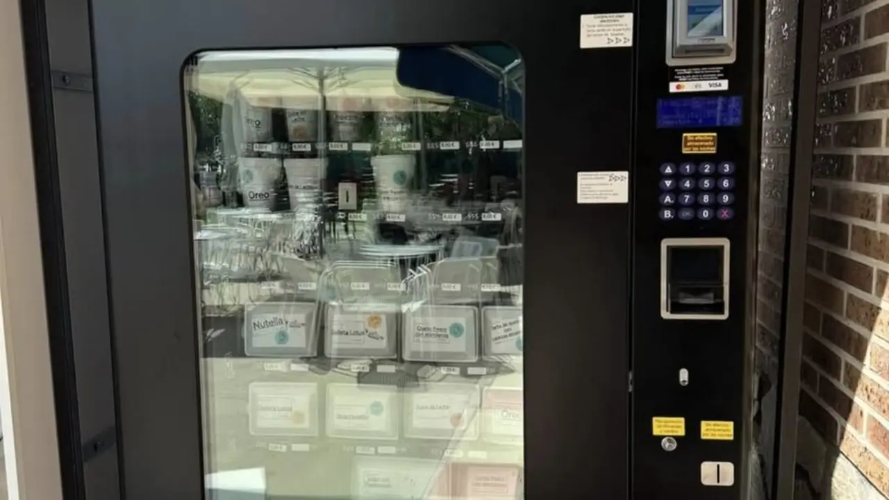 M&aacute;quina expendedora de la Helader&iacute;a Oasis