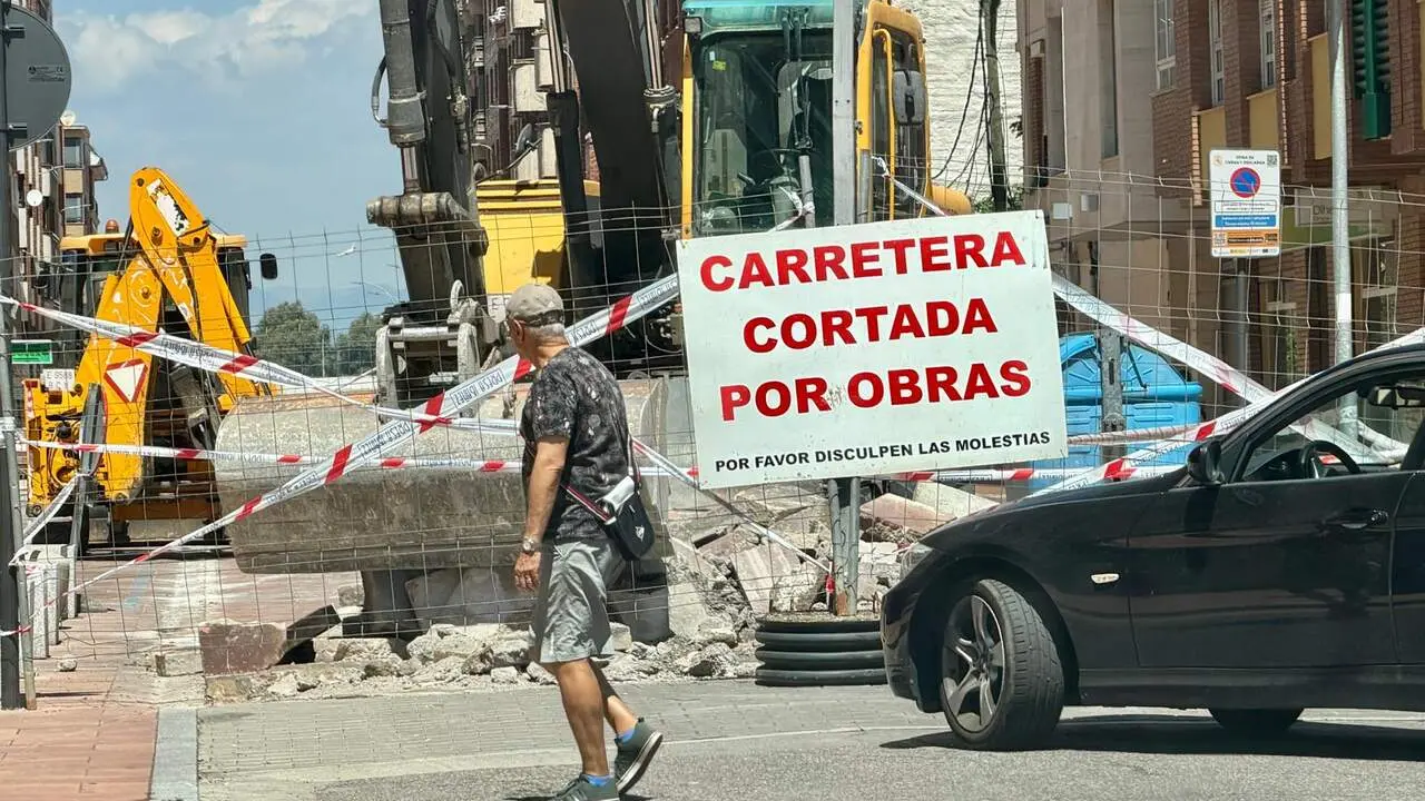 Obras en la avenida Padre Isla peatonal. S.M.