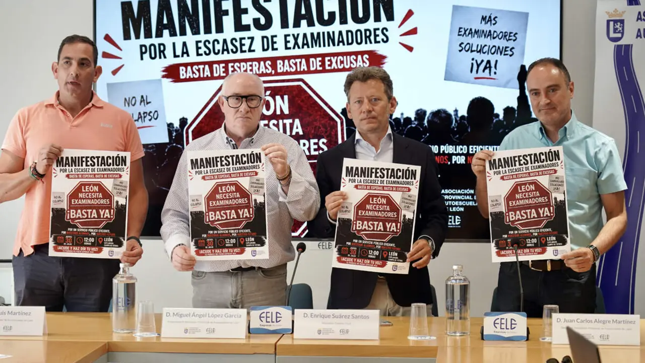 La Asociaci&oacute;n Provincial de Autoescuelas de Le&oacute;n, integrada en la Federaci&oacute;n Leonesa de Empresarios (FELE), comparece para hablar de la situaci&oacute;n que sufre el sector por la falta de examinadores de tr&aacute;fico. | ICAL