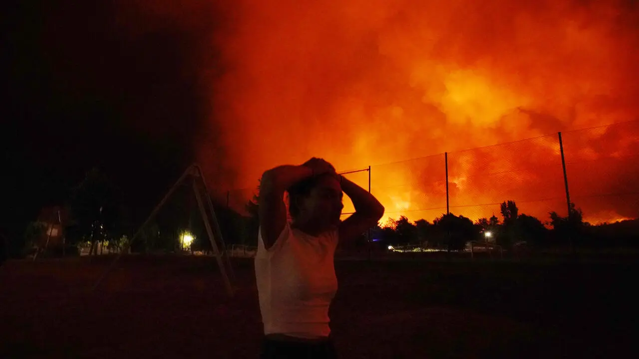 La localidad de Turienzo Casta&ntilde;ero (Le&oacute;n), afectada por el incendio declarado de nivel 2