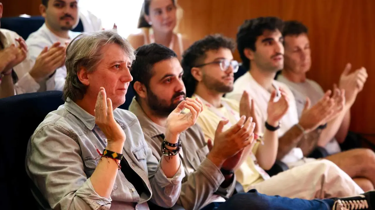 El secretario general del PSOE de Castilla y Le&oacute;n, Carlos Mart&iacute;nez, acude a la clausura del XIV Congreso Auton&oacute;mico de las Juventudes Socialistas junto a la alcaldesa de Bembibre, Silvia Cao, y al secretario general de las Juventudes Socialistas de Le&oacute;n, Alberto Ferrer