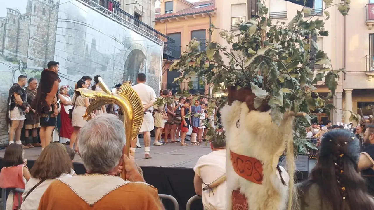 Astorga despide&nbsp;un hist&oacute;rico 40.&ordm; aniversario de Astures y Romanos. Fotos Mar&iacute;a del Carmen Balde&oacute;n (4)