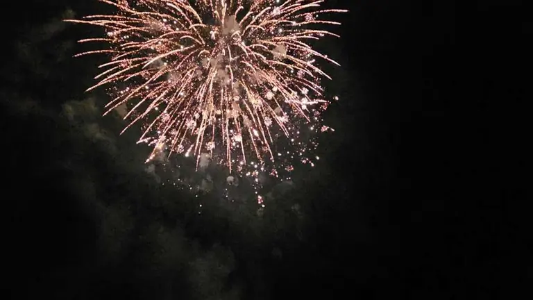 Los fuegos artificiales de la noche de San Juan 2025. | LE&Oacute;N24HORAS