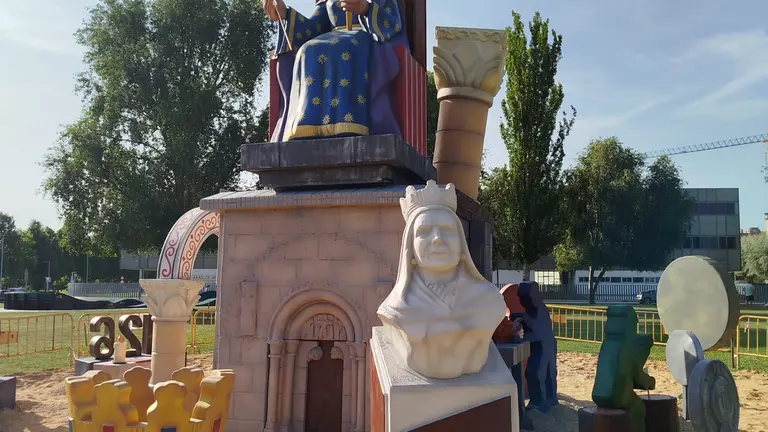 Hoguera de San Juan 2026 en Le&oacute;n en honor a la Reina Urraca I (6)