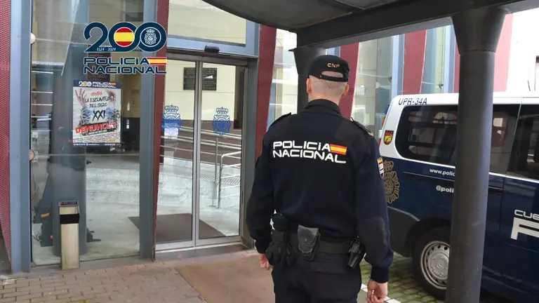 Polic&iacute;a Nacional