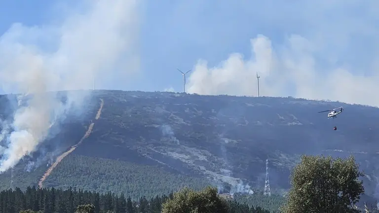 Incendio Castropodame. Le&oacute;n24horas