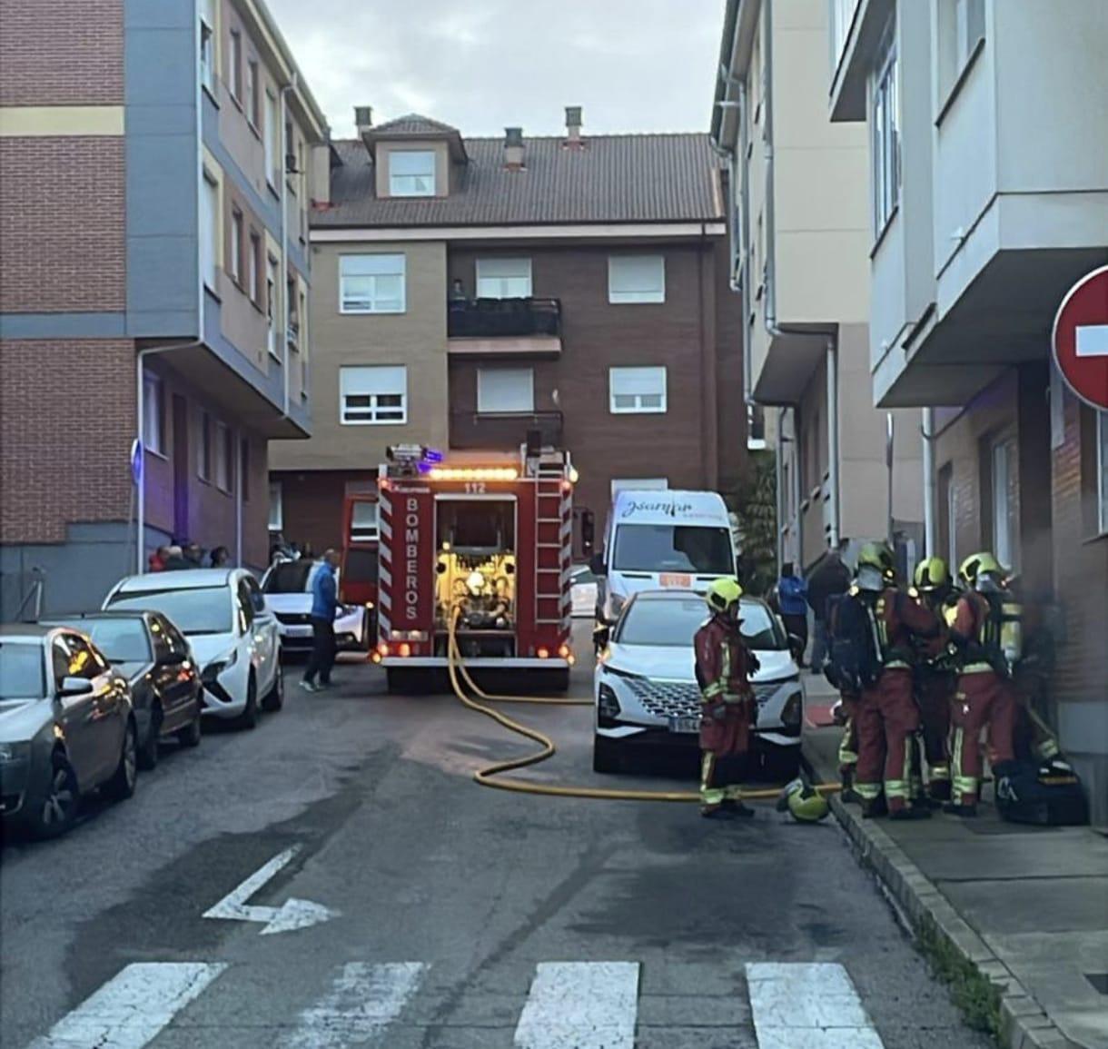 Incendio de un coche en Navatejera. Fuente: RRSS Ayuntamiento de Villaquilambre.