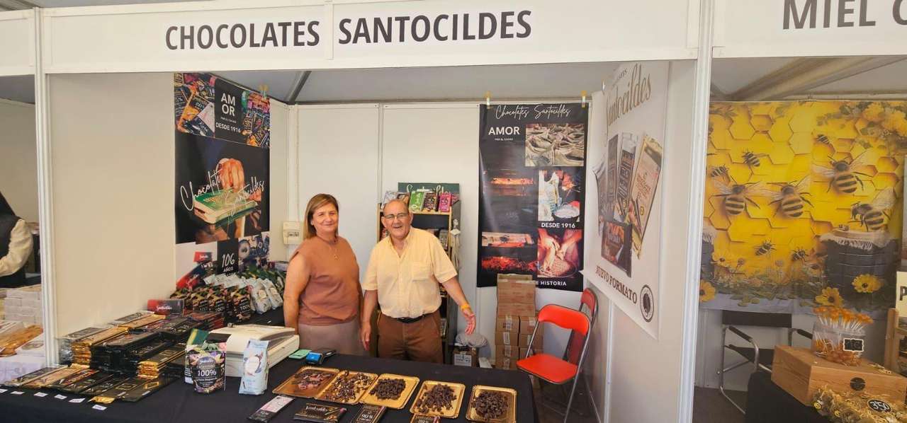 Puestos de la XVIII Feria del Dulce en Benavides de Órbigo. LEÓN 24 HORAS