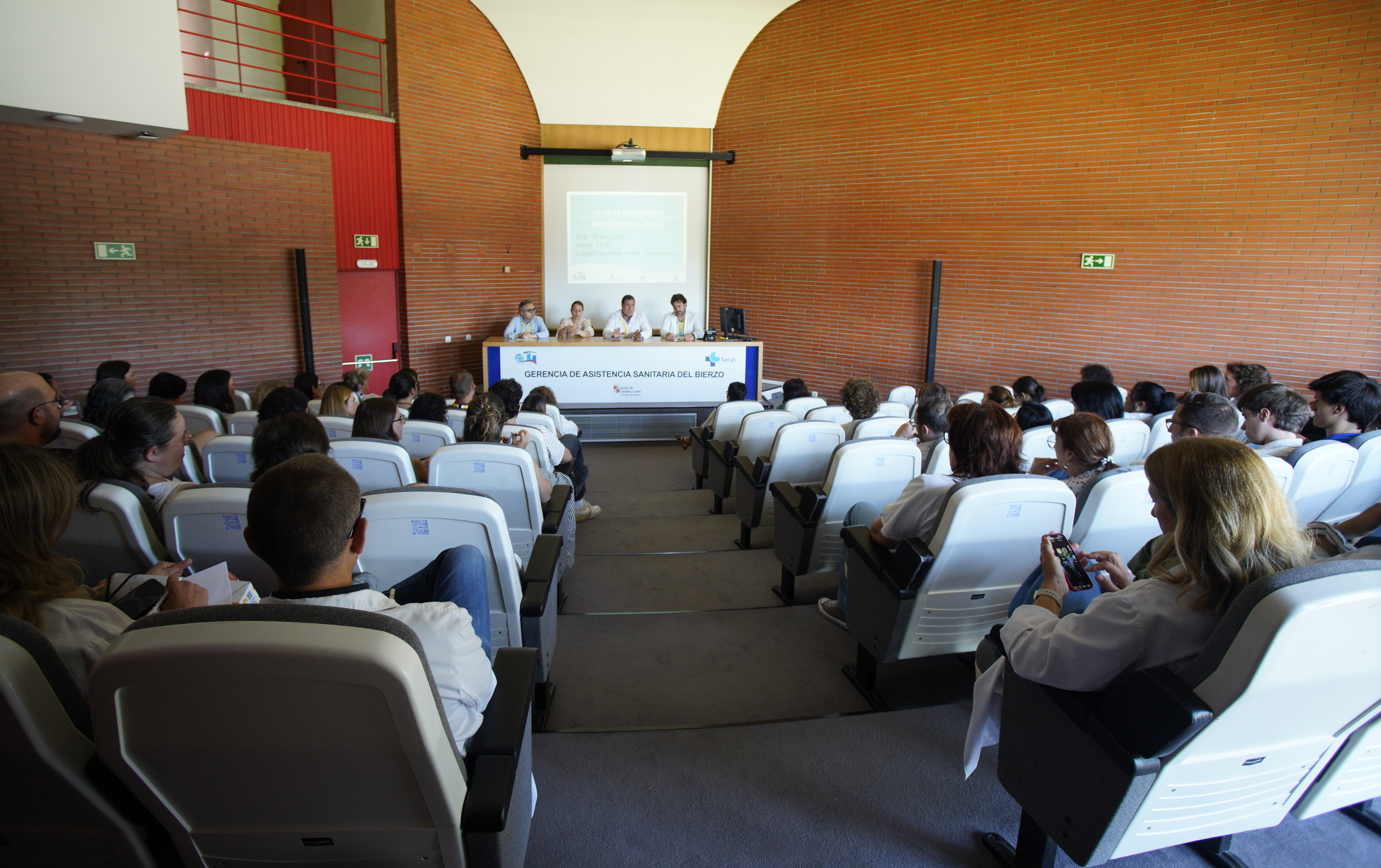 Acto de bienvenida de los nuevos residentes del hospital del Bierzo