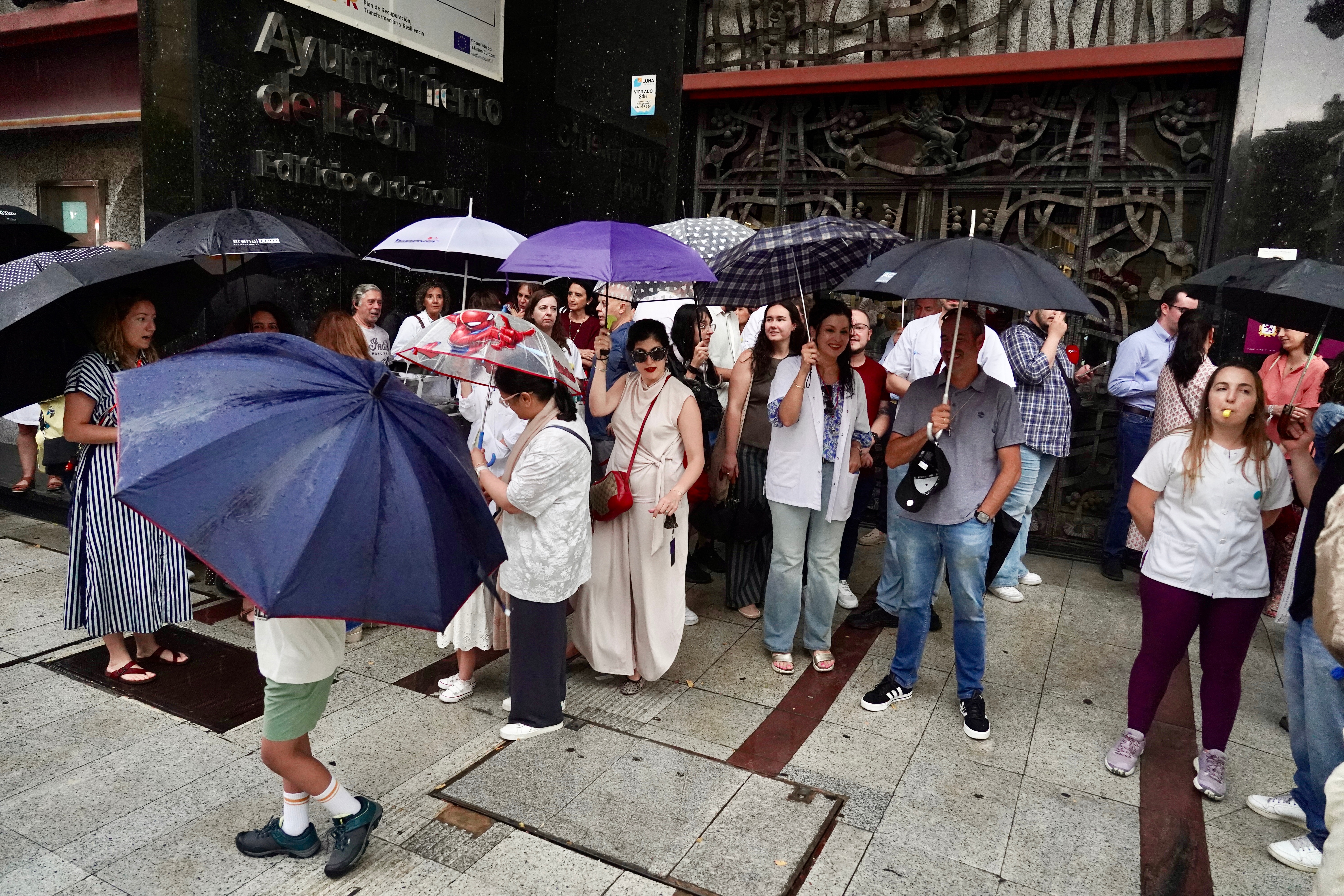 La Delegación Provincial de León de la Asociación Médicos Unidos por sus Derechos protagoniza una manifestación para exigir un estatuto propio