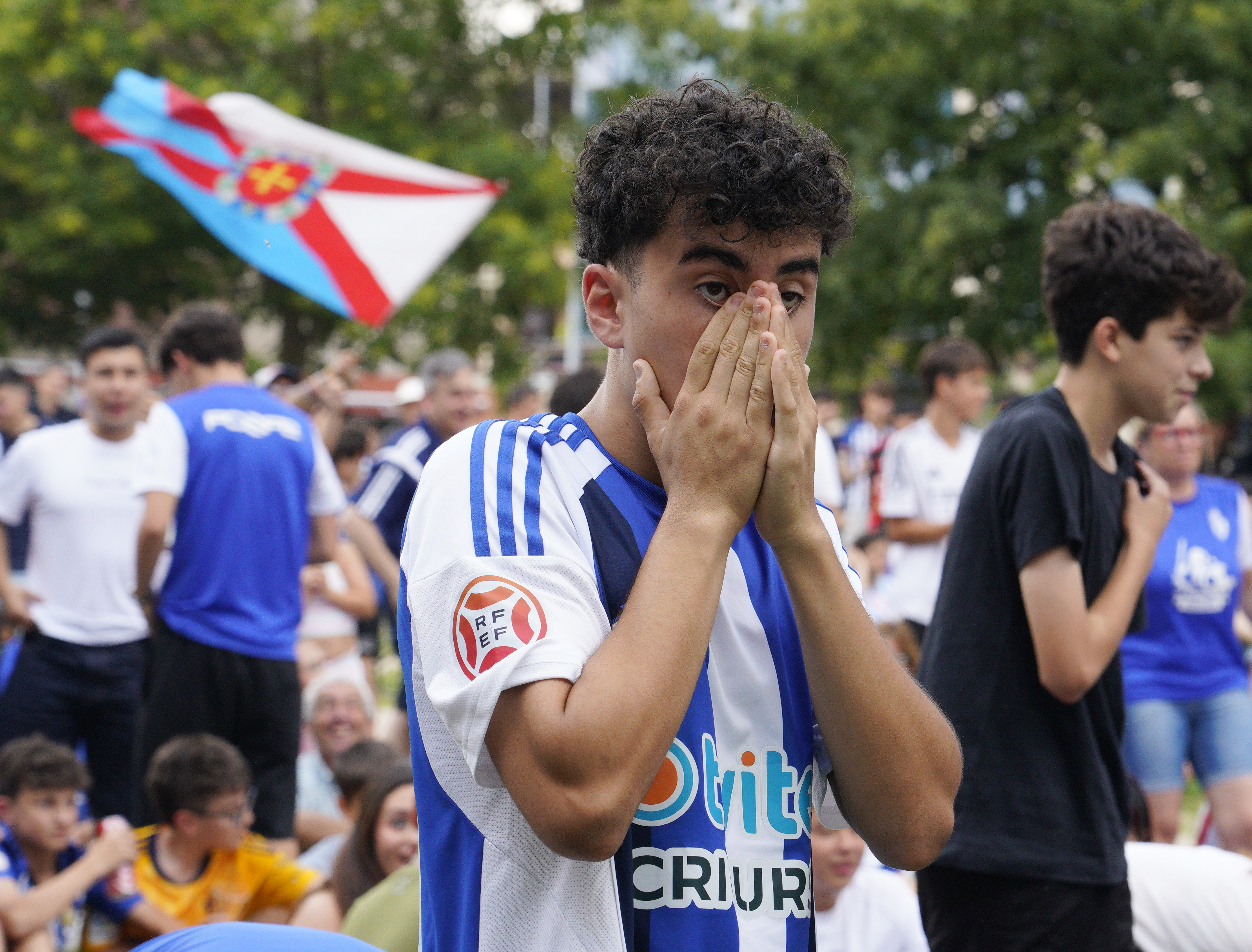 Aficionados de la S.D. Ponferradina durante la derrota en la final del play off de ascenso a segunda división contra el Celta Fortuna. César Sánchez. Ical