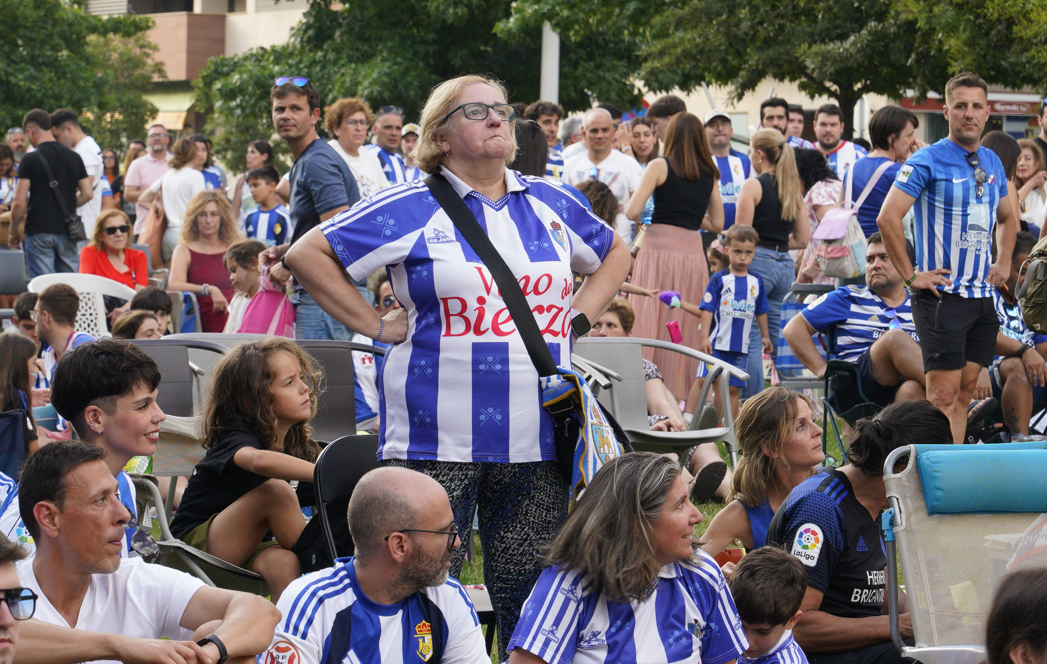 Aficionados de la S.D. Ponferradina durante la derrota en la final del play off de ascenso a segunda división contra el Celta Fortuna. César Sánchez. Ical