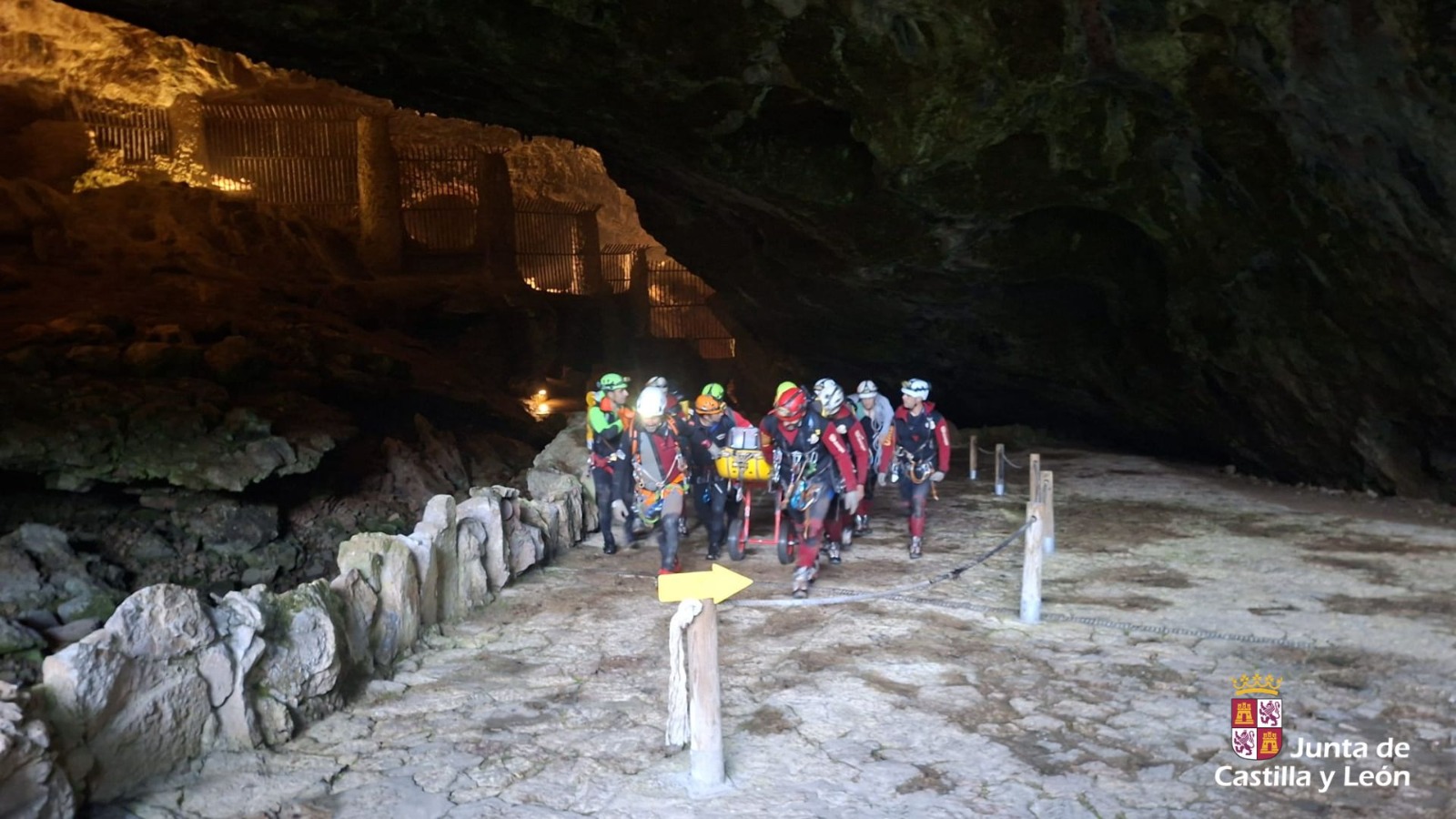 Rescate Cueva de Valporquero (2)