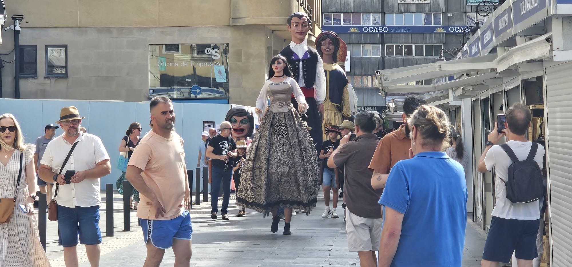 Pasacalles de gigantes y cabezudos San Juan 2026 (9)
