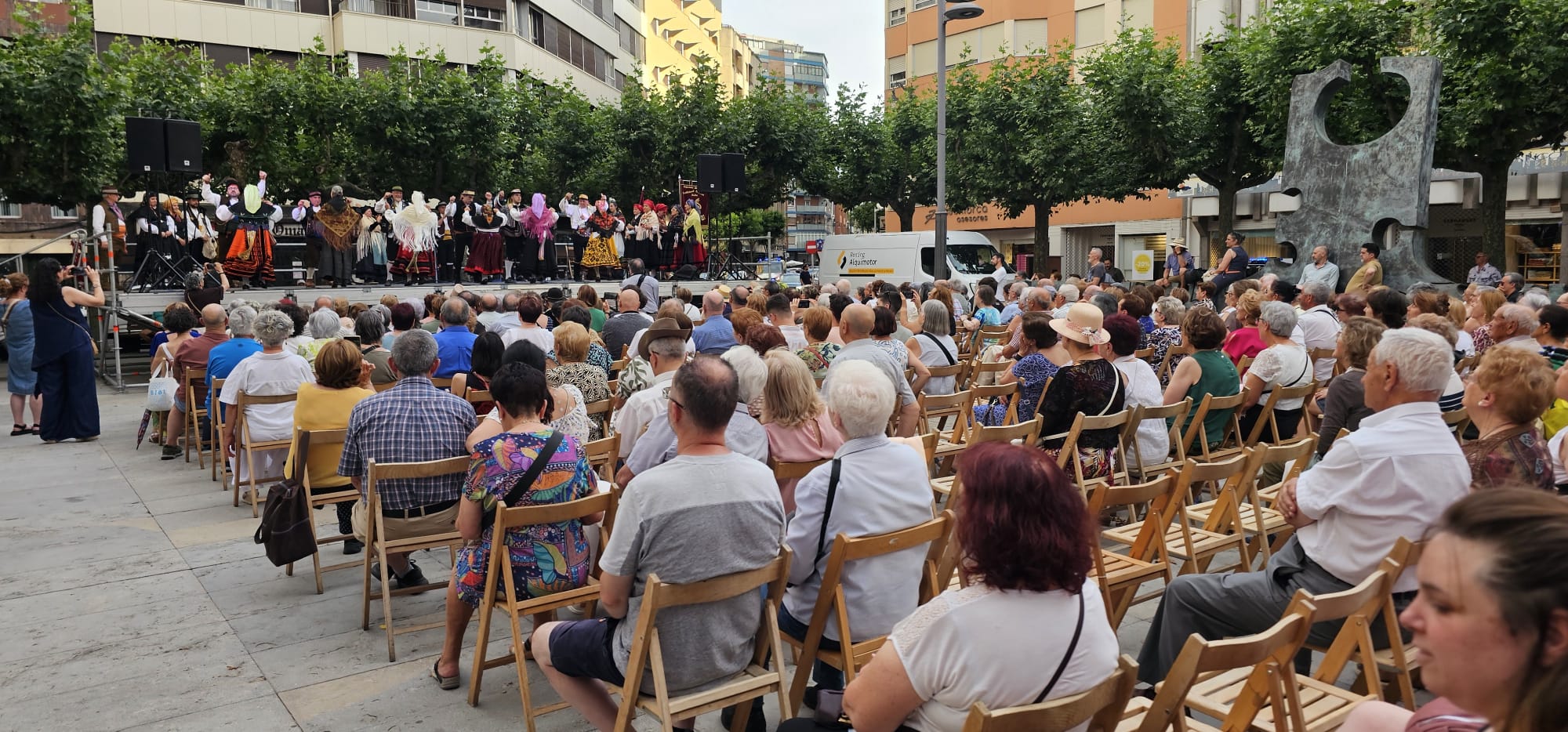 Bailes Regionales Xeitu San Juan en las Cortes Leonesas (10)