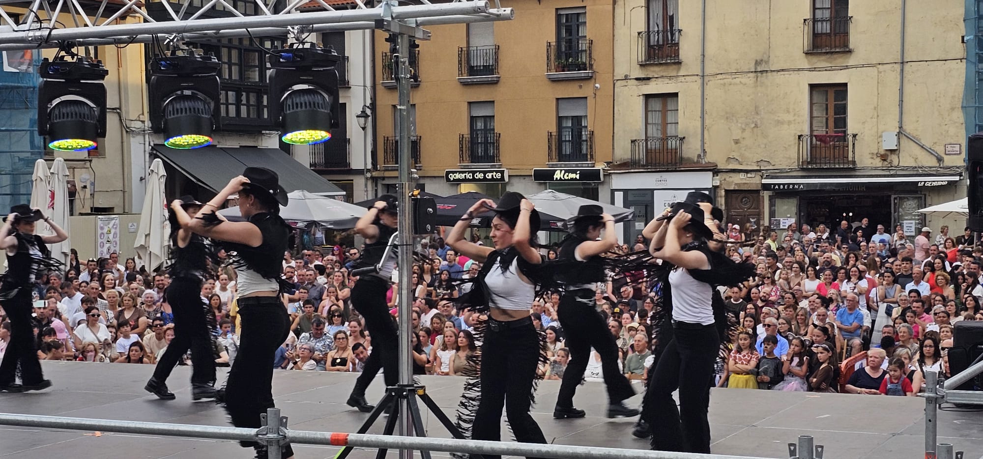 Emotion Dance (3)