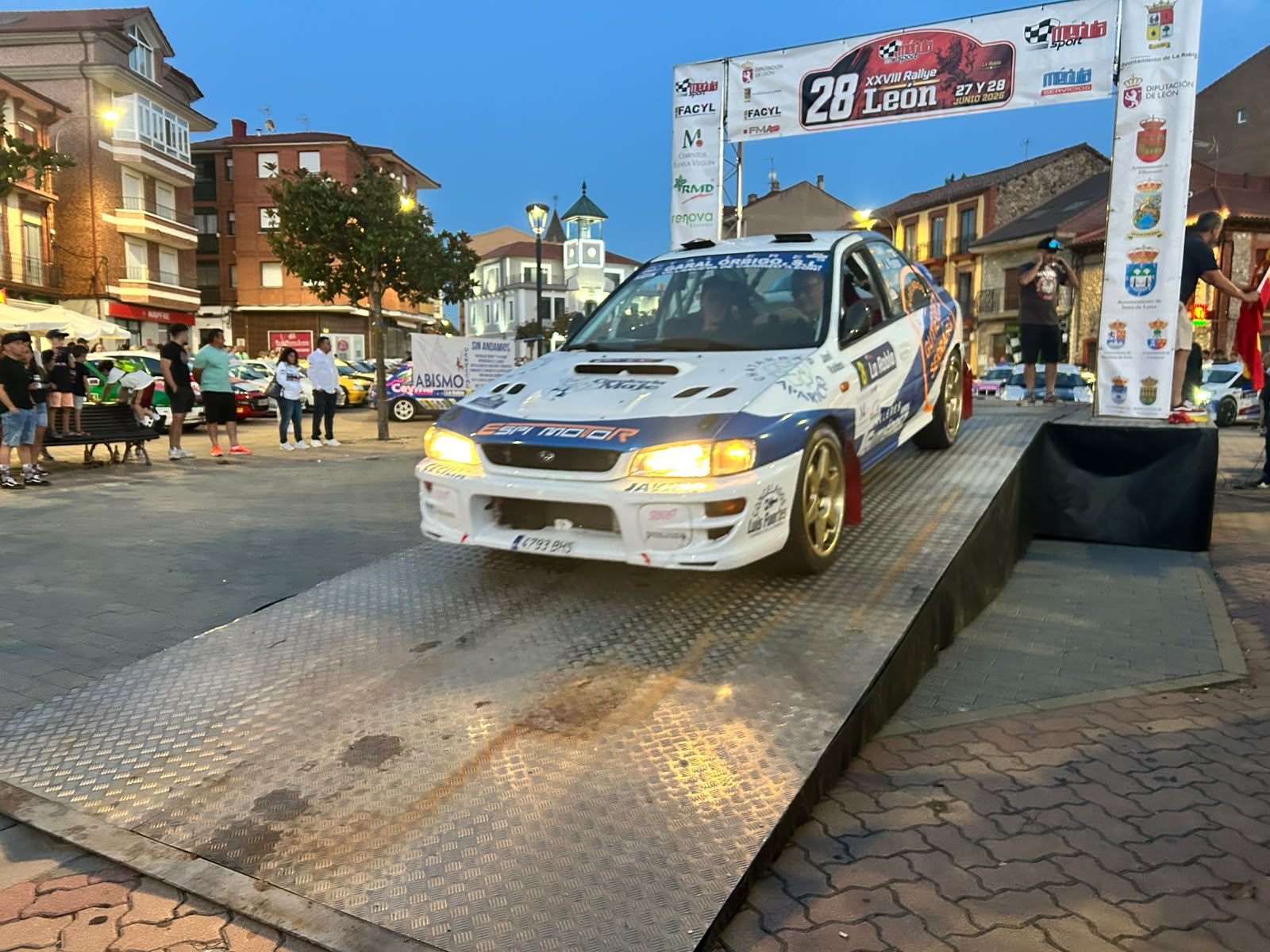 Salida desde La Robla del  XXVIII Rallye de León (1)