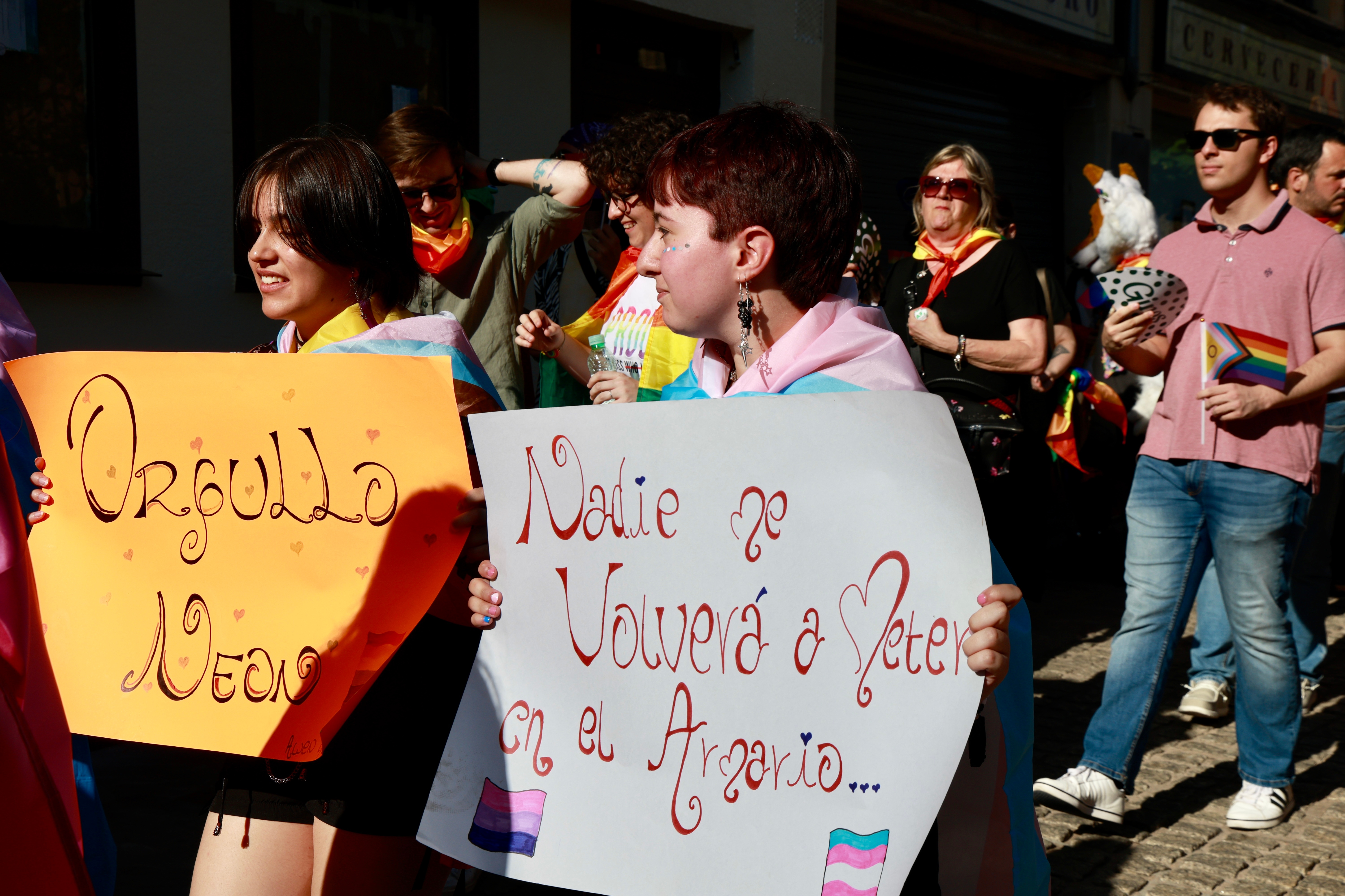 La Asociación León con Orgullo lleva a cabo un acto conmemorativo con motivo de la celebración del Día del Orgullo LGTBIAQ+, seguido de una manifestación