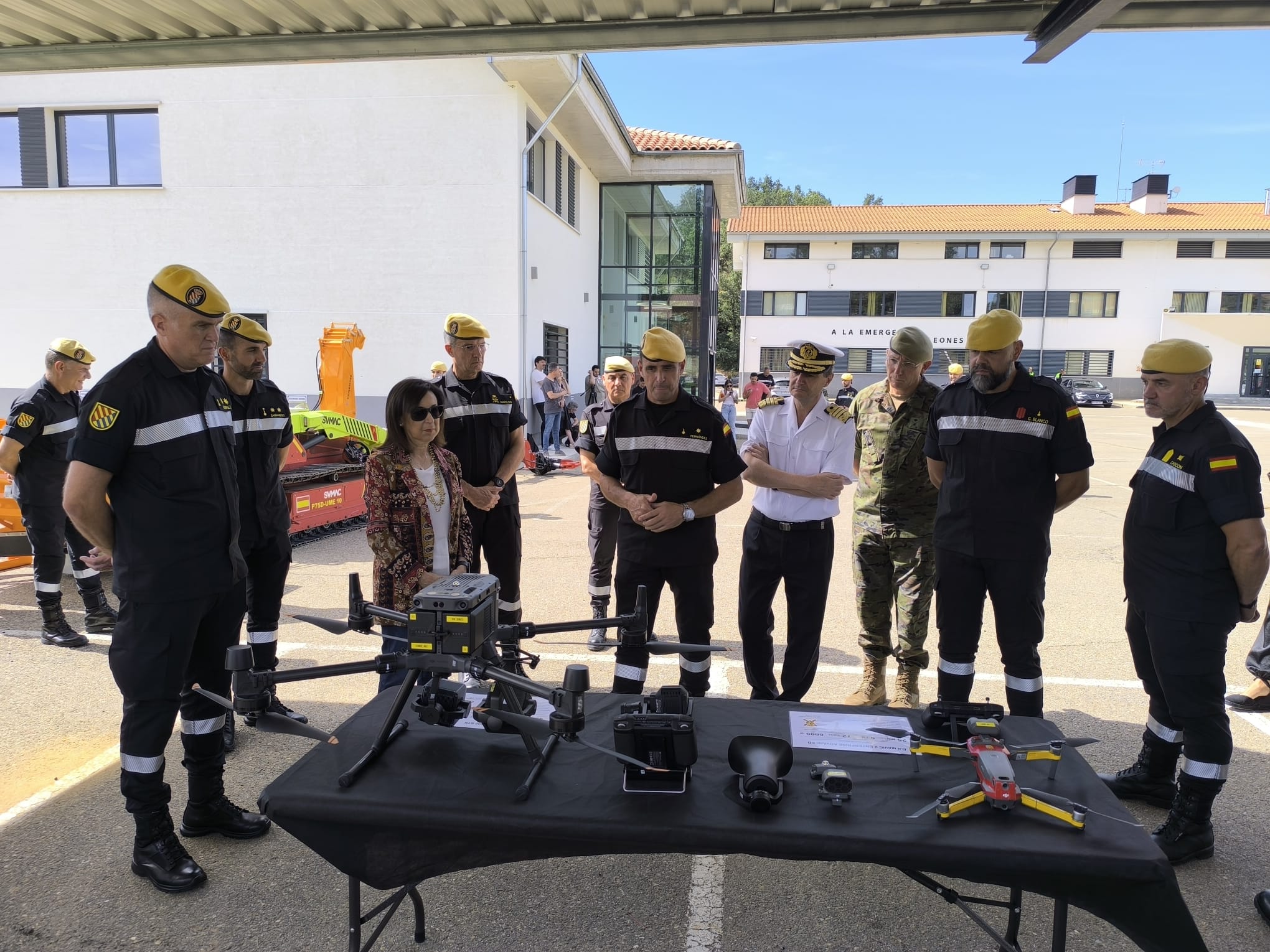 UDRUME Drones de la UME León. Visita de la ministra de Defenda, Margarita Robles (1)
