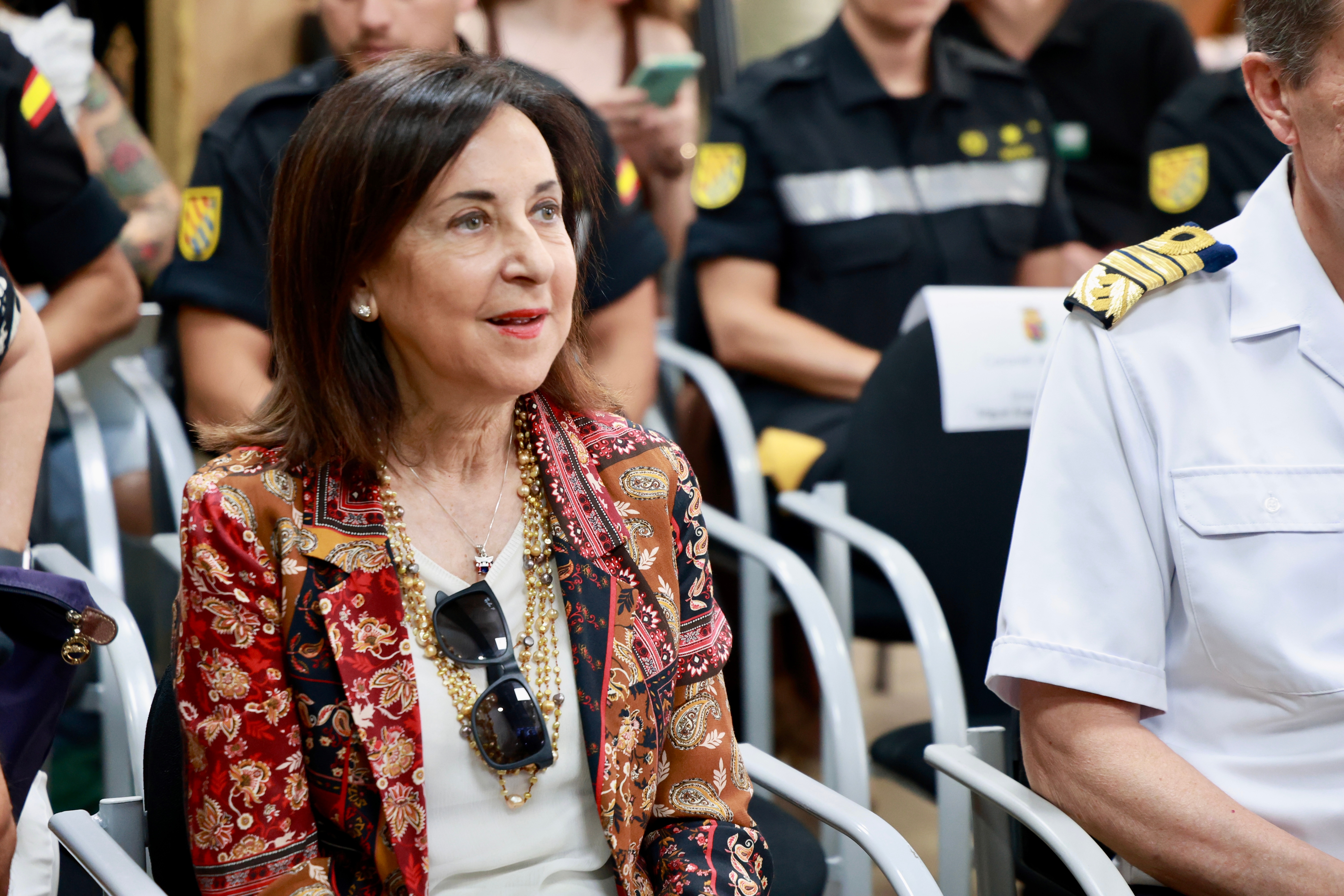 La ministra de Defensa, Margarita Robles, visita el Quinto Batallón de Intervención en Emergencias y la Unidad de Drones de la Unidad Militar de Emergencias
