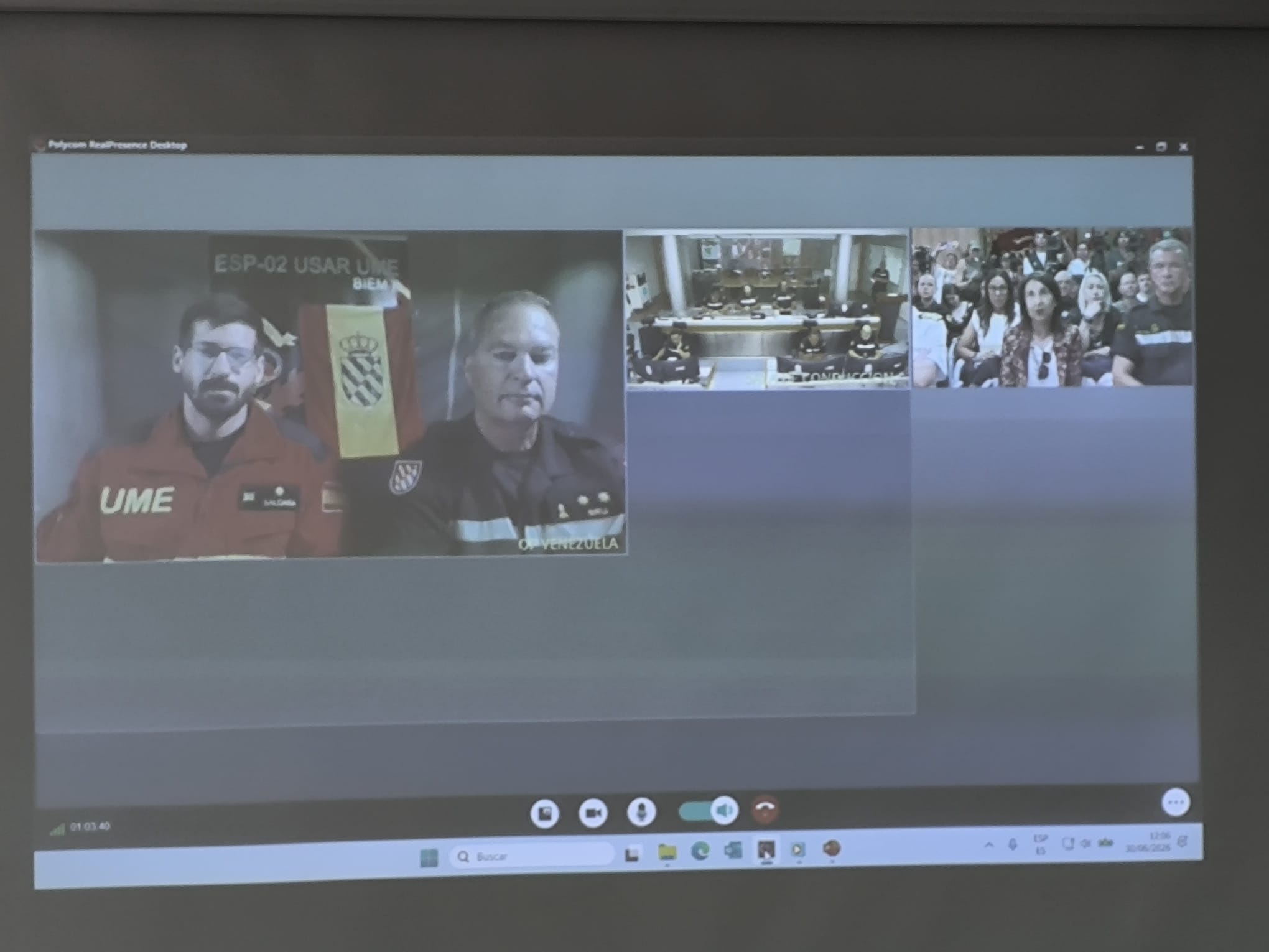 Ministra de Defensa Margarita Robles en el BIEM V de la UME en León en videoconferencia con Venezuela tras el terremoto. León24horas (2)