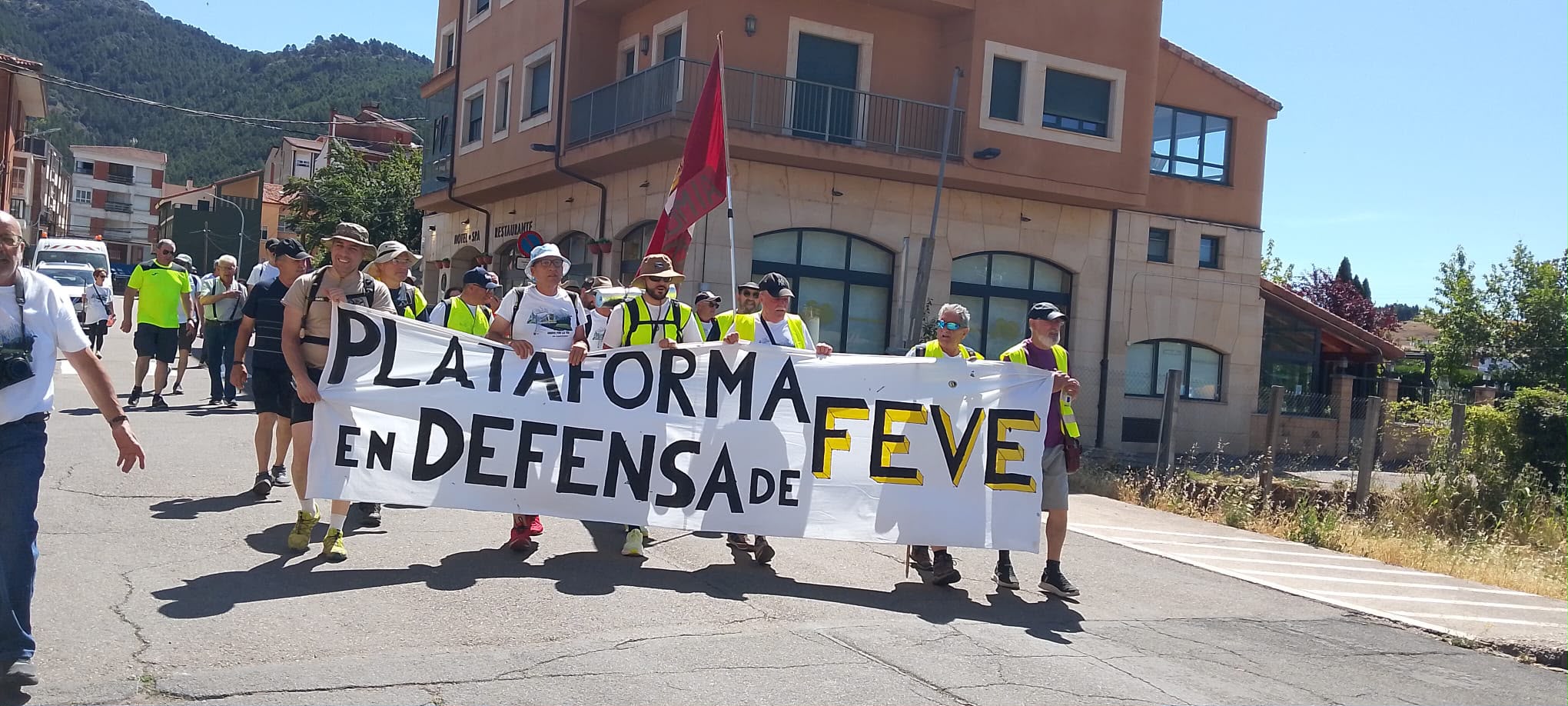 Marcha en Defensa de FEve por Cistierna. Fotos María del Carmen Baldeón