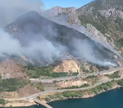 Incendio en Sena de Luna (2)