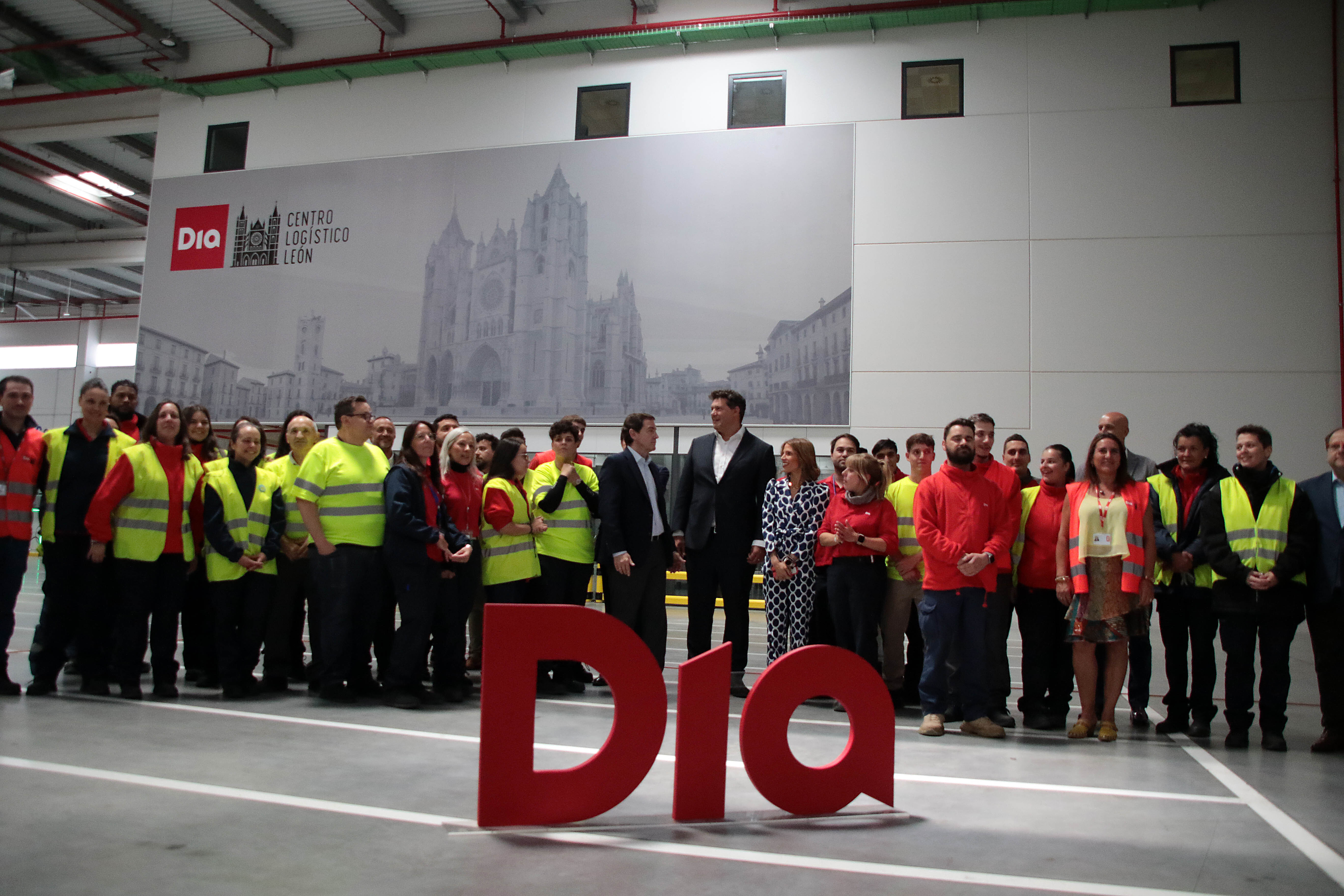 Nuevo centro logístico DIA León en Villadangos del Páramo. Peio García. Ical