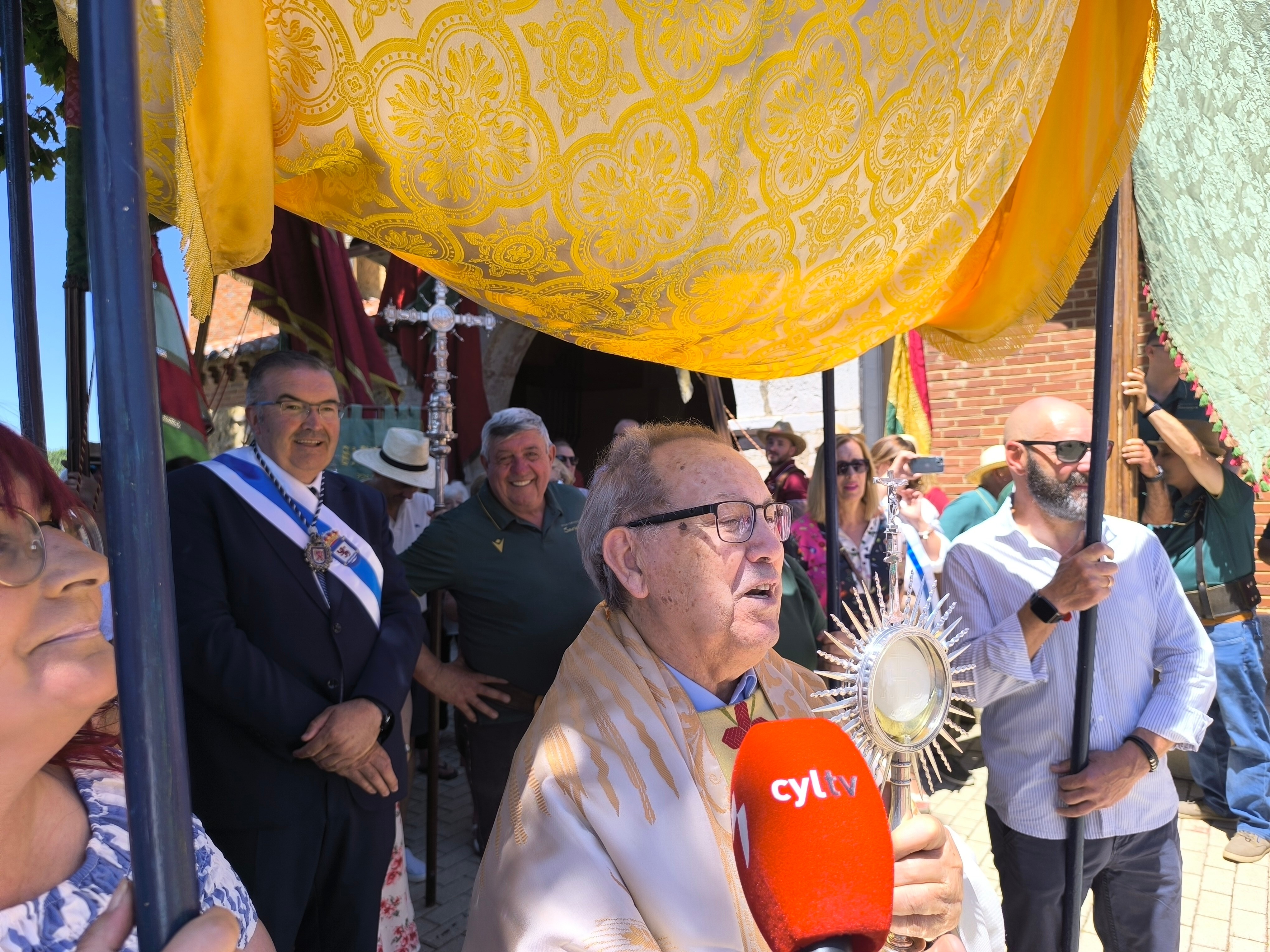 Fiestas de Sariegos. Pendonada y procesión. León24horas